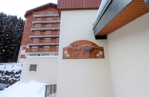 Saint-Jean-dʼAulps Apartment | Cozy studio with balcony, parking and ski-in/ski-out access in Saint-Jean-d'Aulps