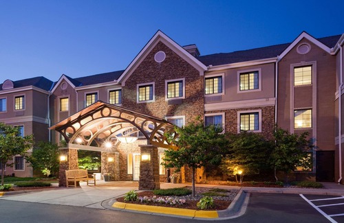 Maple Grove Apartment | Cozy Studio | Free Breakfast. Pool & Gym.
