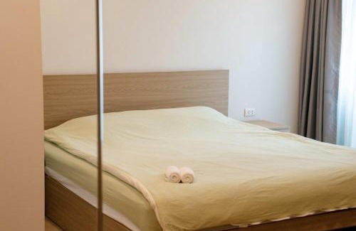 Chang Phueak Apartment | Cozy Studio in Jed Yod Nimman Steps to Convenience Store
