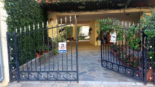 Trikala Apartment | Cozy Studio in Trikala Center with private Parking!