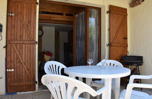 Les Ayguades Apartment | Cozy Studio Mezzanine with A/C, BBQ, Near Beach & Shops - Sleeps 4, Gruissan
