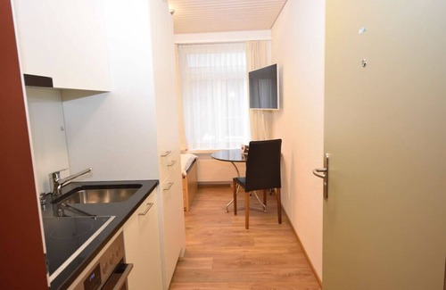 Center Apartment | Cozy studio near main station (Color 2)