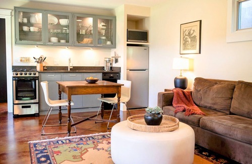North University Apartment | Cozy Studio Nestled In North University