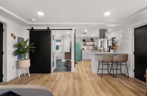 Richland House | Cozy Studio- Pets Welcome! Hot Tub on site!
