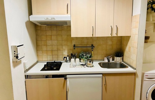 Historic Center Apartment | Cozy studio,Wifi,kitchen and bath!