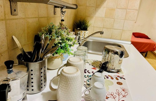 Historic Center Apartment | Cozy studio,Wifi,kitchen and bath!
