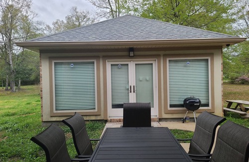 Hammond Apartment | Cozy studio with AC/WiFi in enchanting Hammond 1 hr from NOLA and Baton Rouge
