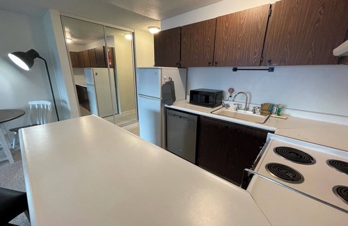 Lincoln City Condo | Cozy Studio with Ocean Views, King Adjustable Bed, Fireplace & Pet Friendly