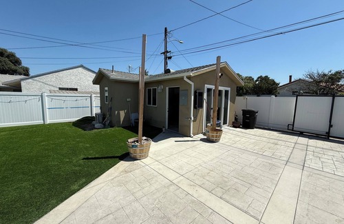 Bellflower Apartment | Cozy studio with WiFi and AC in nice Bellflower