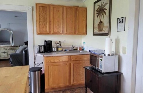 Barre Apartment | Cozy studio with WiFi and AC in charming Barre