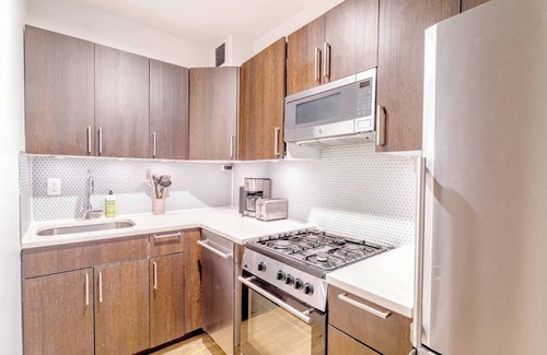 Lower East Side Apartment | Cozy & Stylish 2BR NYC Getaway in the Heart of Downtown