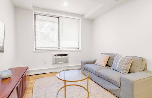 Lower East Side Apartment | Cozy & Stylish 2BR NYC Getaway in the Heart of Downtown