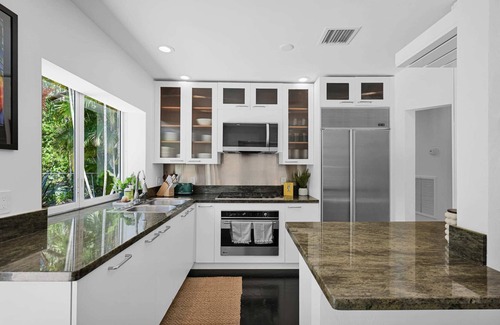 Southwest Coconut Grove House | Cozy Summer Estate, Prime Location, Pool, Private