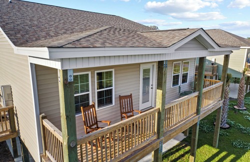 Cedar Point House | Cozy Summer house on the water - 10 minutes to the beach. Waiting for you!