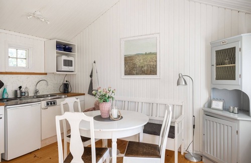 Lilla Beddinge Cabin | Cozy Swedish log cabin on a farm 2.5 km from the Baltic Sea