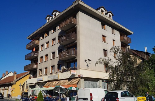 Barcelonnette Apartment | Cozy T3 in Barcelonnette Center - Renovated, Sleeps 6, Balcony, Lift, Prime Location