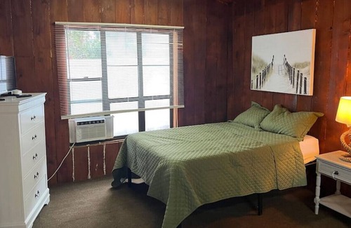 Riverview House | Cozy Tampa Bay Waterfront Guest House with Pool