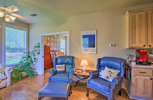 Mountain Home Apartment | Cozy Texas Retreat w/Patio, Grill & Fire Pit!