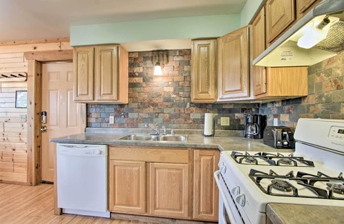 Warrens Cabin | Cozy Three Bears Resort Cabin w/ Deck in Warrens!