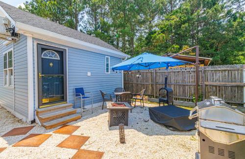Myrtle Beach House | Cozy Tiny Home for 2! Short drive to the Beach!
