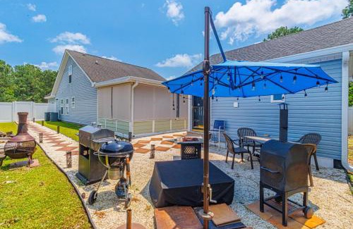 Myrtle Beach House | Cozy Tiny Home for 2! Short drive to the Beach!