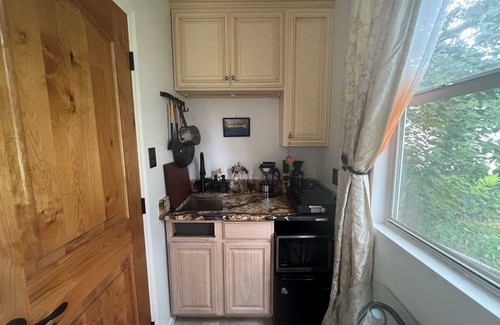 Freetown - Port Rico Apartment | Cozy Tiny Home-Ideal for Couples & Solo Travelers