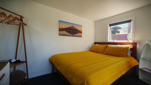 New Plymouth House | Cozy Tiny House Near The Beach