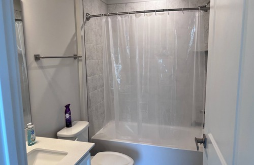 College Park House | Cozy townhome private master bedroom in serene Chillum with AC, WiFi,