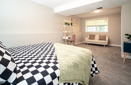 Bowie House | Cozy Trendy Bowie 1 Bedroom Basement Getaway Suite