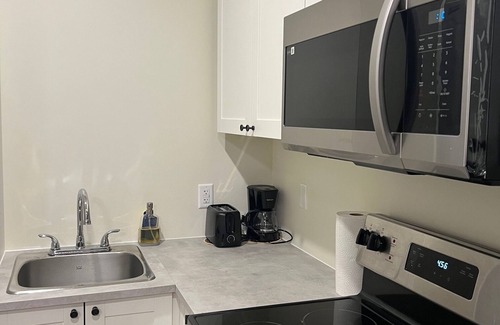 Bedford Condo | Cozy two bedroom basement Apartment nestled in a highbrow area in Bedford! n