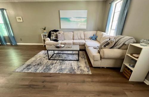 West Panama City Beach House | Cozy Two-Bedroom Cottage-5min walk to beach!
