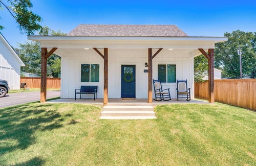 Mead Cottage | Cozy ‘Two Peaks’ Home Near Lake Texoma State Park!