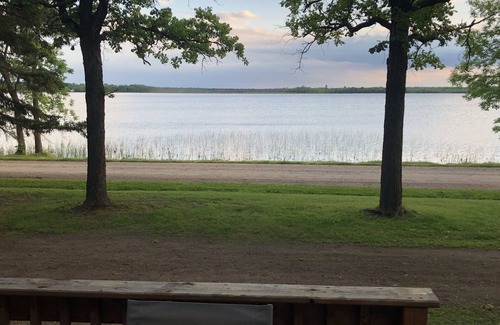 Palisade Cabin | Cozy Up North cabin on beautiful Lake Waukenabo