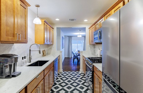 Quail Hollow House | Cozy, updated home with 2 Kings & Foosball, near Domain, Q2, Downtown Austin