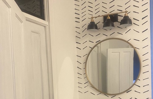 Portage Apartment | Cozy upstairs New Remodeled apartment .. In Down Town Portage