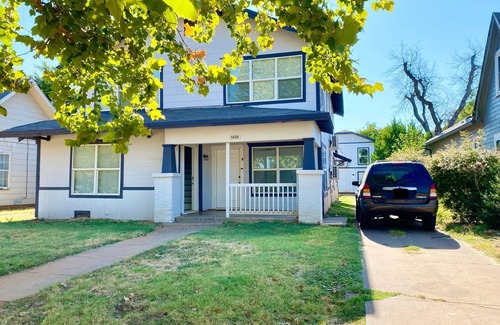 Wichita Falls Apartment | Cozy Upstairs Studio with Fast WiFi + Full Kitchen. Centrally Located!