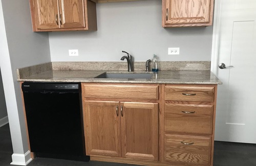 West Bucktown House | Cozy Upstairs Unit for Small Groups/Families, Near Dining, Shopping, Nightlife