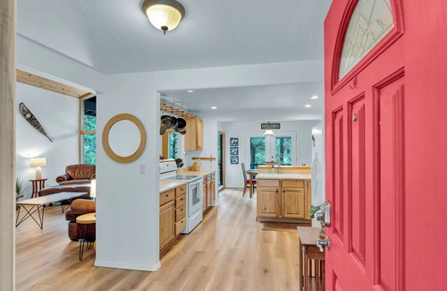 Flagstaff House | Cozy Urban Cabin Retreat in Flagstaff