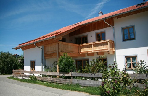 Bruckmuehl Apartment | Cozy vacation apartment in the beautiful Mangfall valley below the Irschenberg