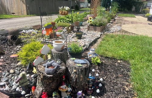 Ashtabula Cottage | Cozy Vibe, Clean, Beach Access, 10 mins to GOTL!