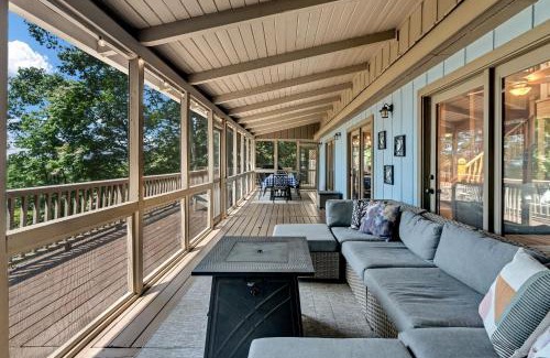 Walnut Mountain House | Cozy Walnut Mountain Cabin with Hot Tub & Views