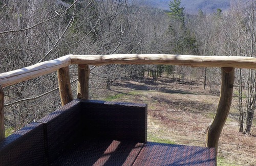 Moretown Cabin | Cozy warm treehouse with Amazing views! Winter Paradise! Hike from cabin
