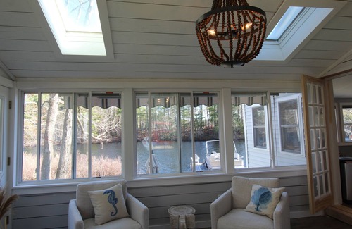 Lyman House | Cozy Waterfront cottage with Private dock- dog friendly!