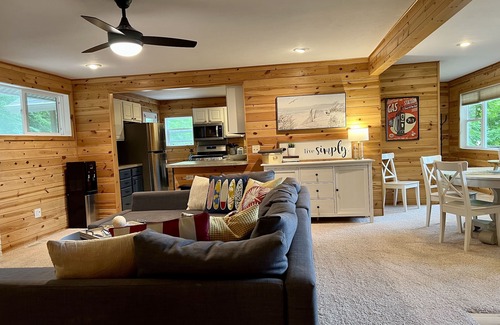Whitehall Cottage | Cozy White Lake Cottage