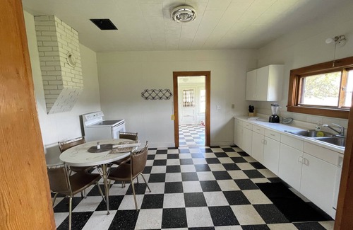 Wise River House | Cozy Wise River Retreat with river access, beautiful surroundings