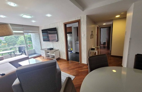 Financial District Apartment | Cozy with excellent views of the city, mountains, swimming pool, financial center park