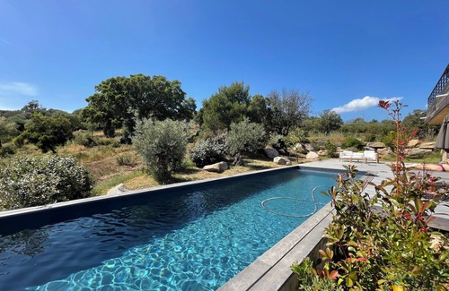 Pianotolli-Caldarello Villa | Cozy wooden villa, with pool, sea view, close to beaches