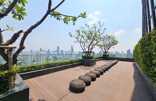 Sukhumvit House | Cozy1-BR condo located in the heart of Bangkok, just 5 mins walk to BTS station