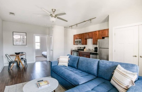 Music Row Apartment | CozySuites Music Row Chic 1BR with free parking! 12