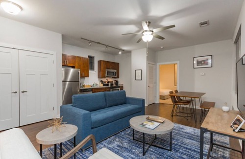 Music Row Apartment | CozySuites Music Row Spacious 1BR -free parking 60